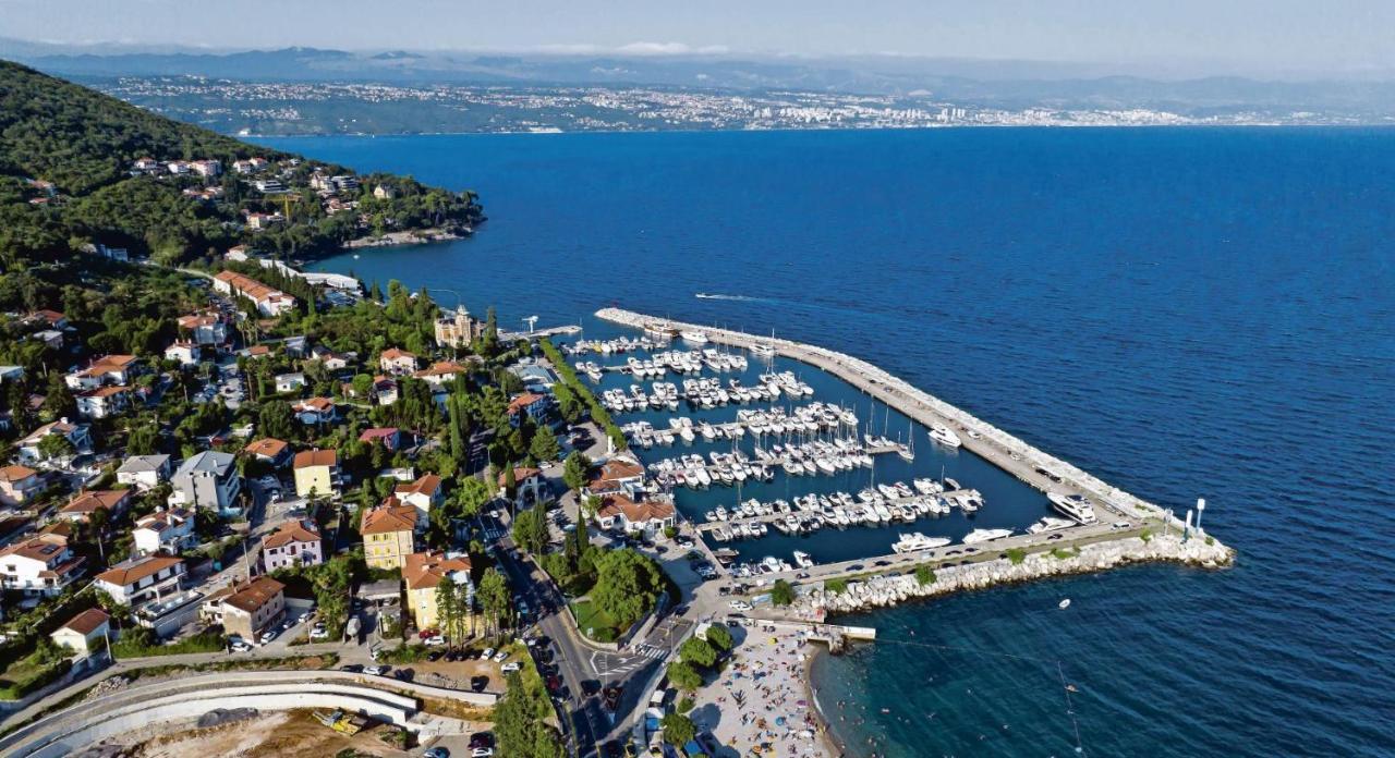 Apartments Skorup Ičići Eksteriør billede