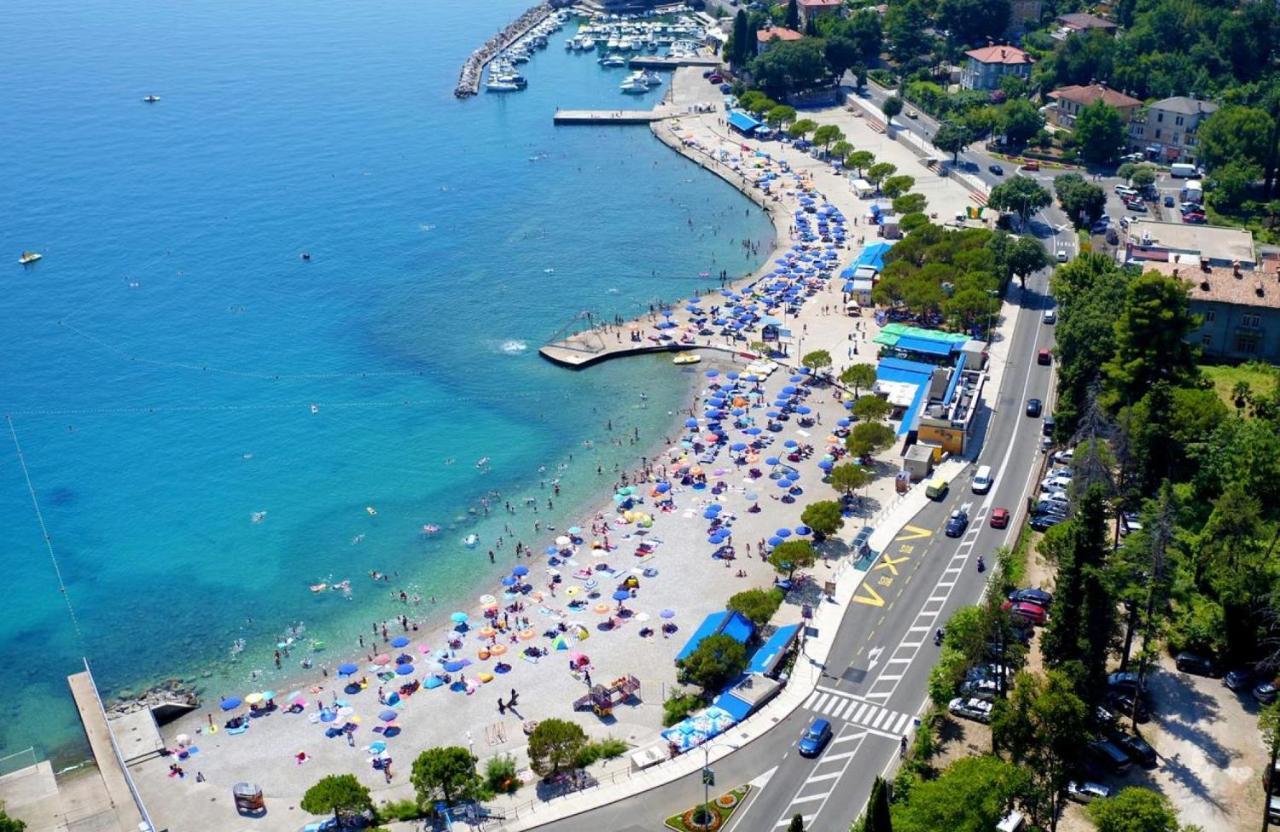 Apartments Skorup Ičići Eksteriør billede