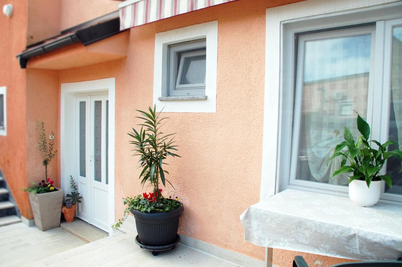 Apartments Skorup Ičići Eksteriør billede