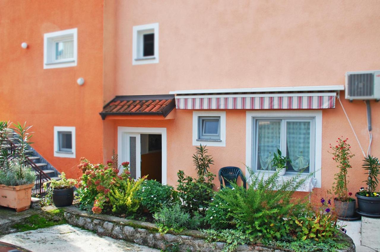 Apartments Skorup Ičići Eksteriør billede