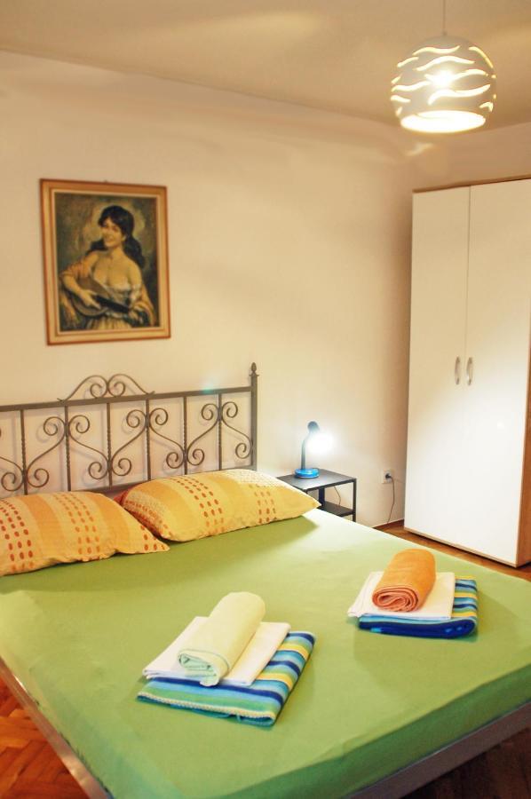 Apartments Skorup Ičići Eksteriør billede
