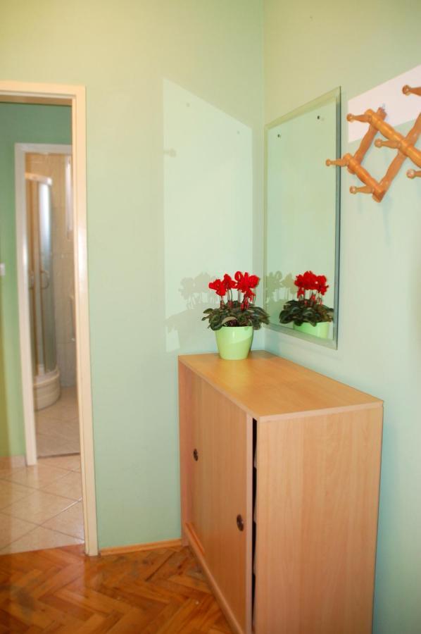 Apartments Skorup Ičići Eksteriør billede