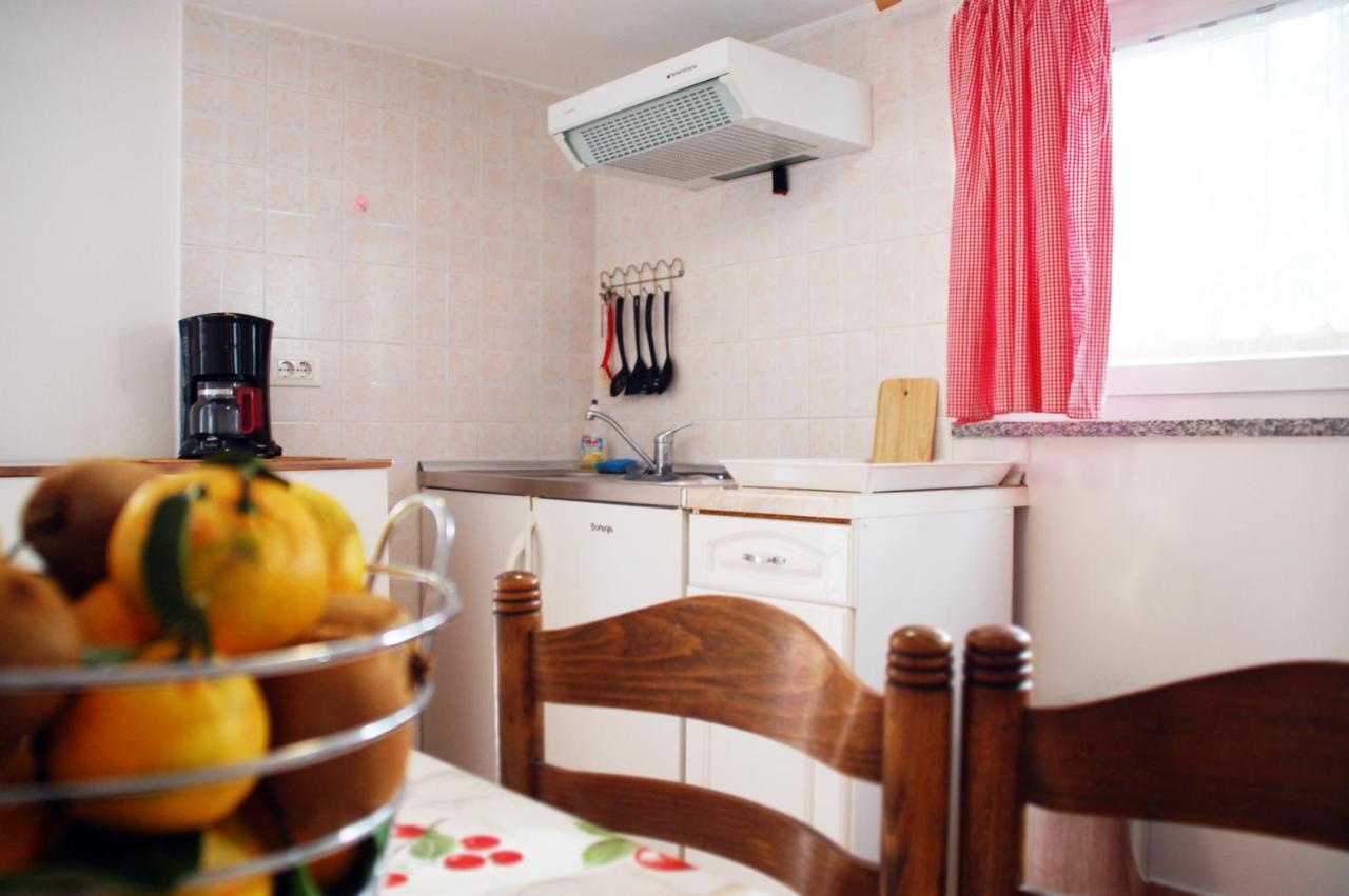 Apartments Skorup Ičići Eksteriør billede